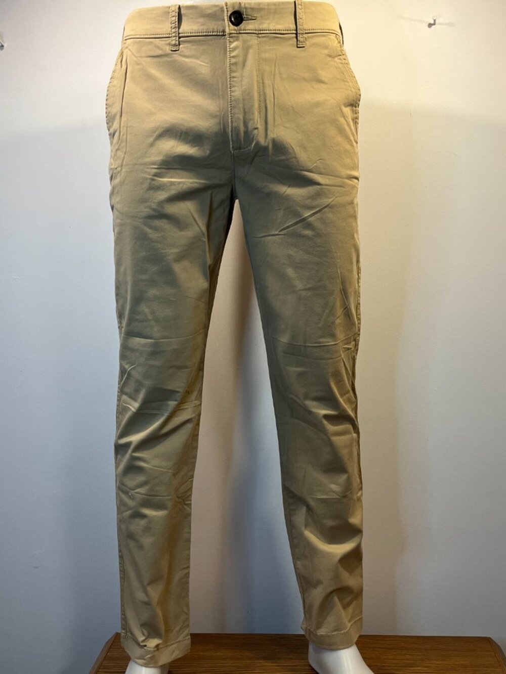 Hollister Men's Khaki Chinos - Tan